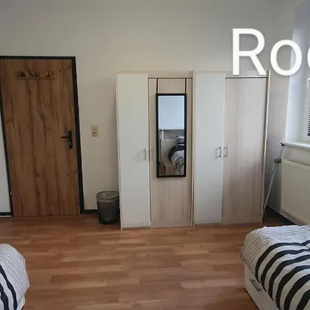 2 Von 3 Mit Gemeinschaftsbad-küche, 30min Köln Messe Bahnhof, 5min Bahnhof Zentrum Apartamento Leverkusen