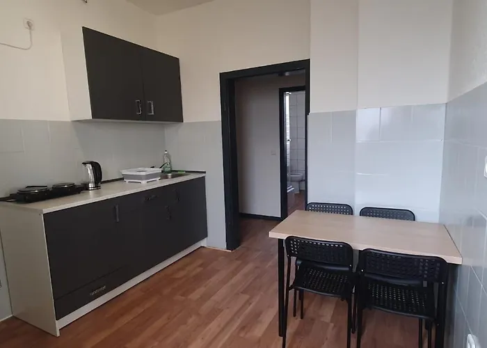 2 Von 3 Mit Gemeinschaftsbad-kueche, 30min Koeln Messe Bahnhof, 5min Bahnhof Zentrum Apartamento Leverkusen