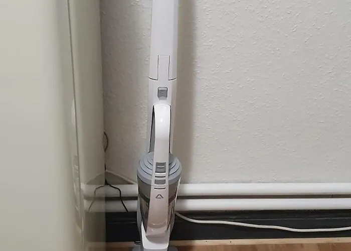 2 Von 3 Mit Gemeinschaftsbad-kueche, 30min Koeln Messe Bahnhof, 5min Bahnhof Zentrum * Leverkusen