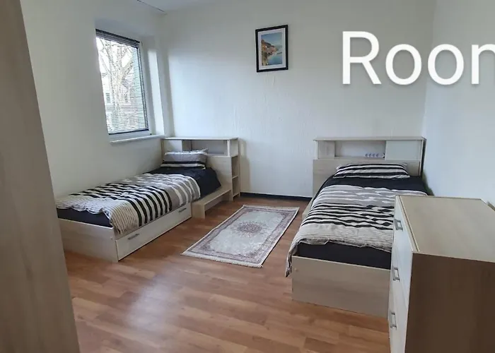 2 Von 3 Mit Gemeinschaftsbad-kueche, 30min Koeln Messe Bahnhof, 5min Bahnhof Zentrum *